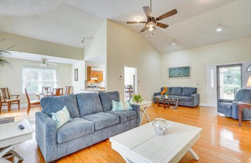 Mount Pleasant Maison | Secluded Mount Pleasant Home - 6 Mi to Beaches!