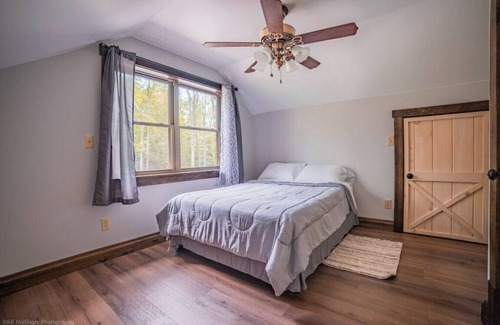 Dewart Cabine | Mountainside Cabin