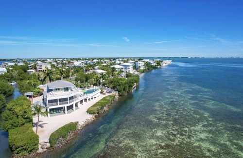 Cutthroat Harbor Estates Maison | Secluded Oceanfront property, Private pool, hot tub, boat ramp and dock