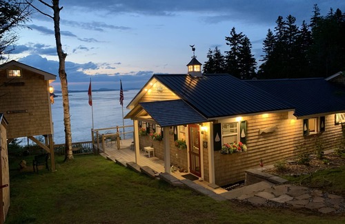 Campobello Island Cottage | Cottage Oceanfront isolé w / belle plage de verre de mer