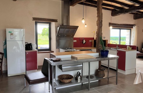Pomport Maison | Secluded Périgourdine, nestled in the vineyards with a spa and a view