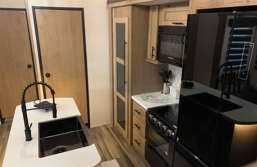 Coram Maison | Secluded riverfront RV 7 Miles from Glacier National Park!