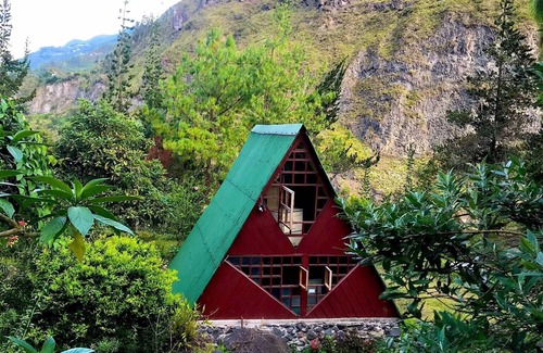Banos de Agua Santa Cabine | Secluded romantic cabin ,nestled in an Ecuadorian canyon!