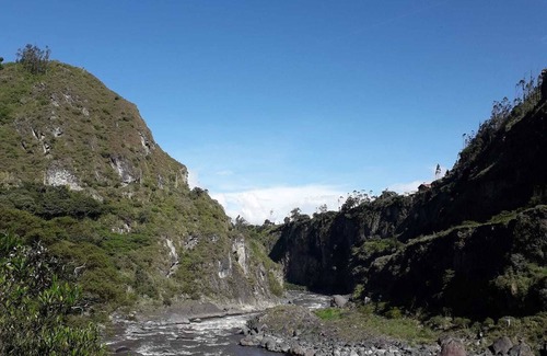 Banos de Agua Santa Cabine | Secluded romantic cabin ,nestled in an Ecuadorian canyon!