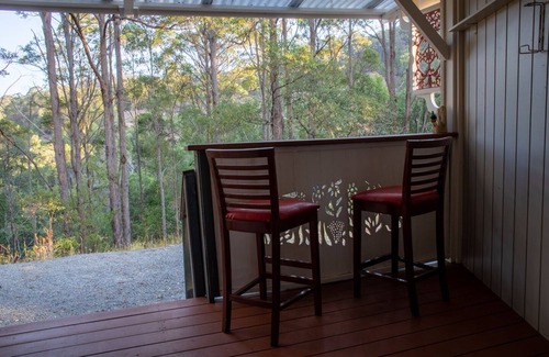 Dunbible Maison | Secluded Rural Oasis: Misty Mornings and Expansive, Far Mountain Views