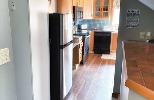 James Creek Cabine | Secluded/Spacious Cabin with 5 BR, 5 min to resort