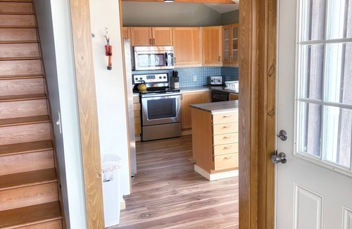 James Creek Cabine | Secluded/Spacious Cabin with 5 BR, 5 min to resort