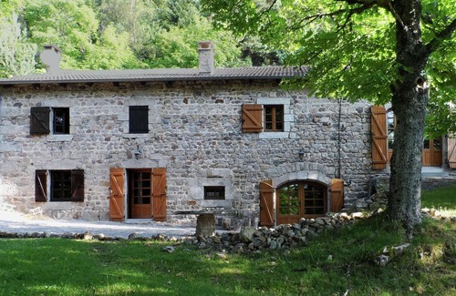 Saint-Pierre-sur-Doux Villa | Villa de charme en Ardèche avec cheminée