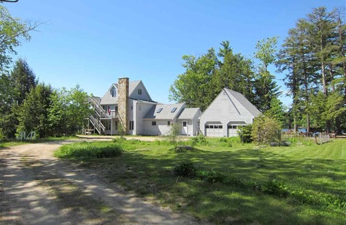 Rindge Maison | Secluded, Stunning Lakefront Home