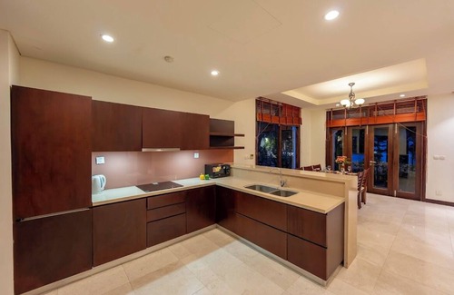 Ngu Hanh Son Station Balnéaire | Secluded Tropical villa w/Lagoon pool, Spa & beach