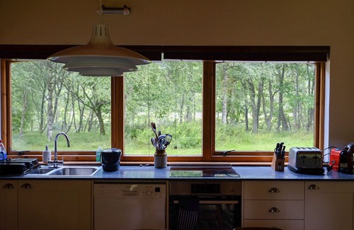 Cannich Cabine | Chalet boisé isolé sur les rives d'une rivière Highland vierge