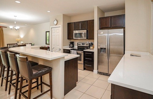 Coco Copropriété | Second Floor Breezes - Beach Club Access - Terrace w/Grill - Walk to Shops & Restaurants