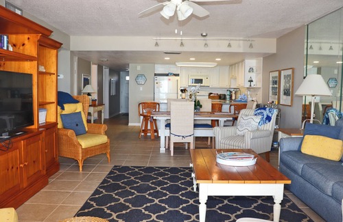 New Smyrna Beach Copropriété | Second floor three bedroom three bath direct oceanfront