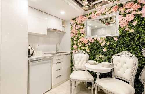 Melbourne Central Business District Appartement | Secret Garden - A Magical Themed Studio in the heart of Melbourne CBD