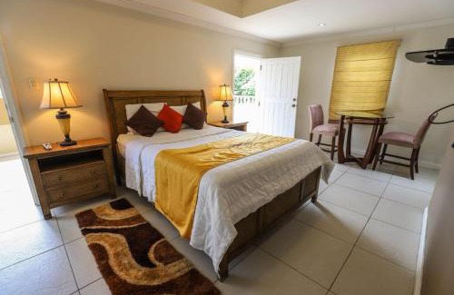 Lowlands Cabine | Secret Garden Guest House