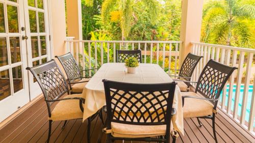 Lowlands Cabine | Secret Garden Guest House