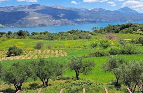 Kouvalata Appartement | Secret Garden Hideaway in Kefalonia