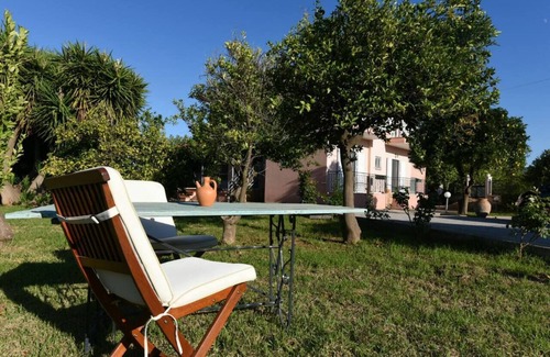Temeni Maison | SECRET GARDEN HOUSE - UN PETIT PARADIS À 1,5 KM DE LA MER À 3 KM DE LA VILLE