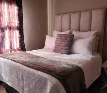 Govan Mbeki Maison | Secret pillow