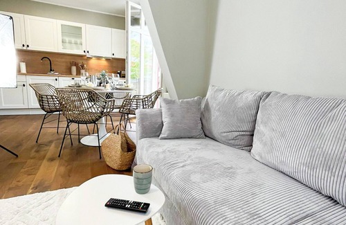 Warburg Appartement | Secretapartment: Zentral und Gemütlich, mit Großem Balkon