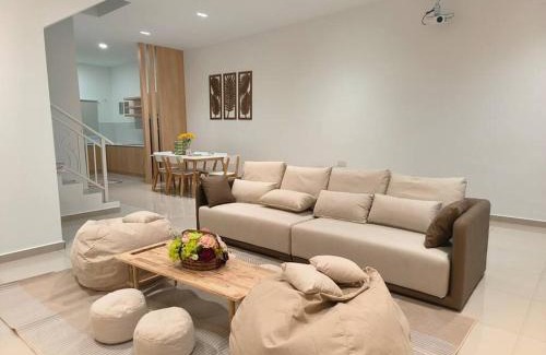 Malacca City Maison | SecreteGarden627 3 storey 5r4b PartyHome 12-20pax