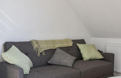 Layer Marney Maison | Secretseaview