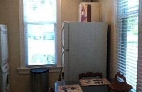Belmont Heights Appartement | Sécurité, confidentialité, cour et parking; (4 miles du centre de conventions)