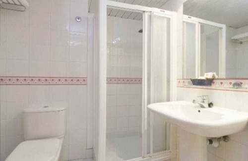 Santa Eulalia del Rio Hôtel | SEDUQPL-ADP // 2 Bedrooms Adapted Apartment / Roof Top Pool /City & Beach ♥Wheelchair Accesible