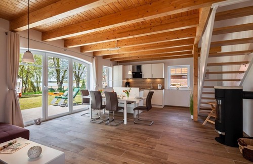 Warin Maison | Seeblick Warin - Very high quality vacation home directly on Lake Warin