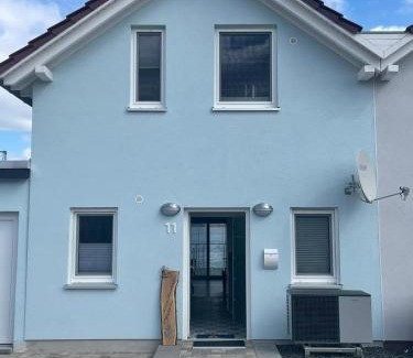 Mucheln Maison | Seehaus Pippa mit Sauna and Whirlpool direkt am See