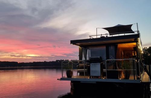 Mullrose Location De Bateaux | Seezeit im Hausboot mit Kamin & Sauna