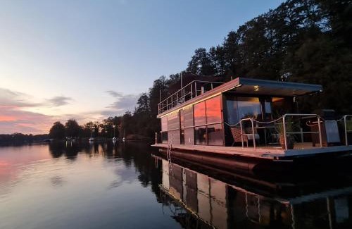 Mullrose Location De Bateaux | Seezeit im Hausboot mit Kamin & Sauna
