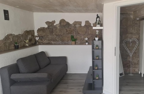 Irslingen Appartement | Sehr schöne, ruhig gelegene Ferienwohnung !!AB 3 TAGE!! in der Nähe des Thyssenkrupp Testturm zu vermieten