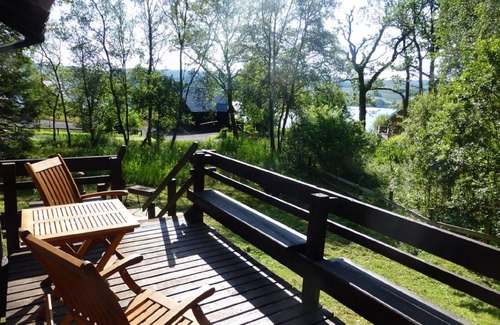 Taynuilt Cabine | Une charmante cabane avec poêle à bois, bain à remous et vue imprenable sur le lac.