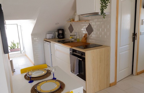 Arrentela Appartement | Loft avec terrasse et vue fleuve à Seixal. Climatisation. Idéal pour 2 personnes.