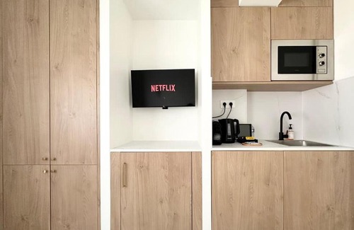 Combs-la-Ville Appartement | Sejour royale avec Netflix - Senart - 001 - 002