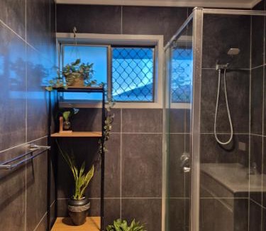 Logan Central Maison | Selah House - Cozy Entire House Retreat