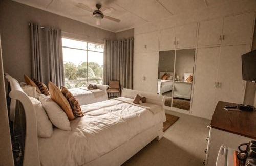 Malelane Lit Et Petit-Déjeuner | Selati 103 Guest Cottages