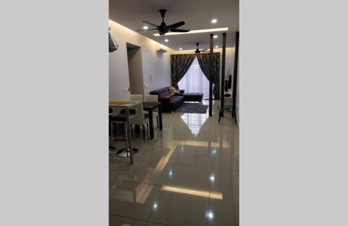 Batu Caves Appartement | Selayang 18 Lovely 2R2B, Netflx and Wi-Fi provided
