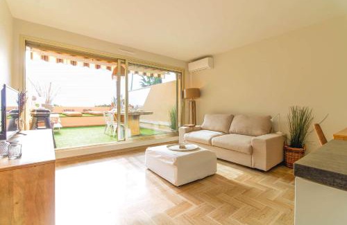 Le Lavandou Appartement | SELECT'soHOME - Studio pour 3 personnes avec vue mer à quelques pas de la plage ! - Garage privé, wifi - DREAM BEACH