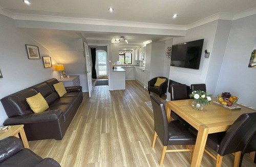 Hoveton Cottage | Self Catering 3 Bedroom Sunset Haven à Wroxham, Norfolk, Norfolk Broads, Eng