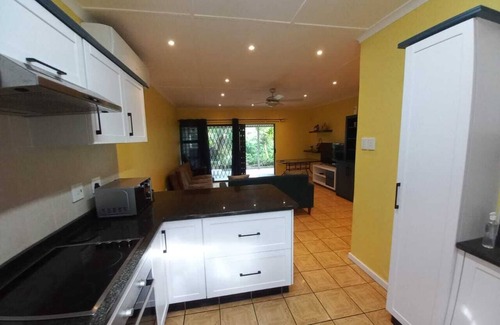 Scottburgh South Copropriété | Self catering accommodation with a garden view. 100mt from the beach