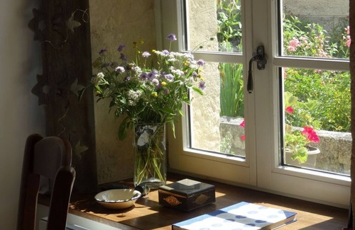 Trampot Maison | Un gîte avec jardin et terrasse, petit-déjeuner bio et ménage quotidiens