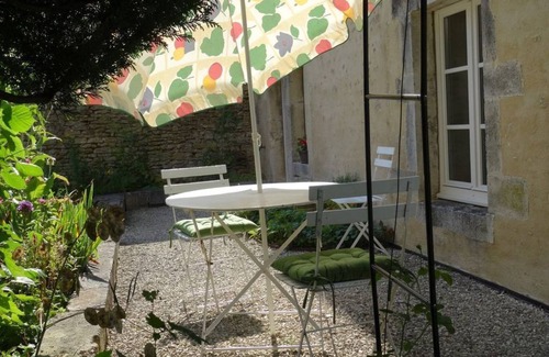 Trampot Maison | Un gîte avec jardin et terrasse, petit-déjeuner bio et ménage quotidiens