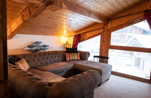 Les Prodains Appartement | Self-catering apartment within hotel complex in great location
