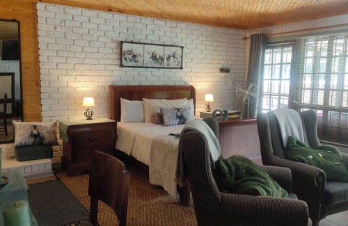 Sabie Cabine | Self catering apartments over looking the Drakensberg range