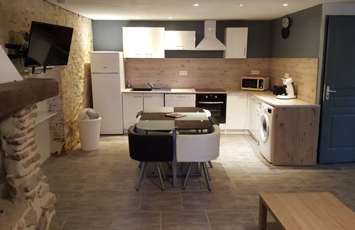 Saint-Remeze Maison | Gîte Meublé "La Bergerie"