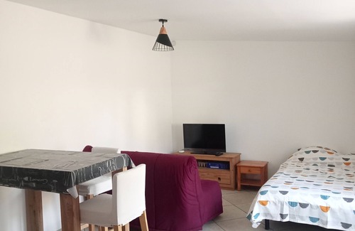 Dammarie Les Lys Appartement | Logement autonome chez habitant ( studio) à 30 min de Paris, Melun Gare