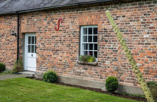 Ballyedmond Maison | Self Catering - Gardeners Cottage