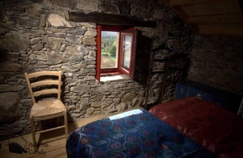 Sabugal e Aldeia de Santo Antonio Cottage | Gîte Palheiros do Castelo pour 2 personnes